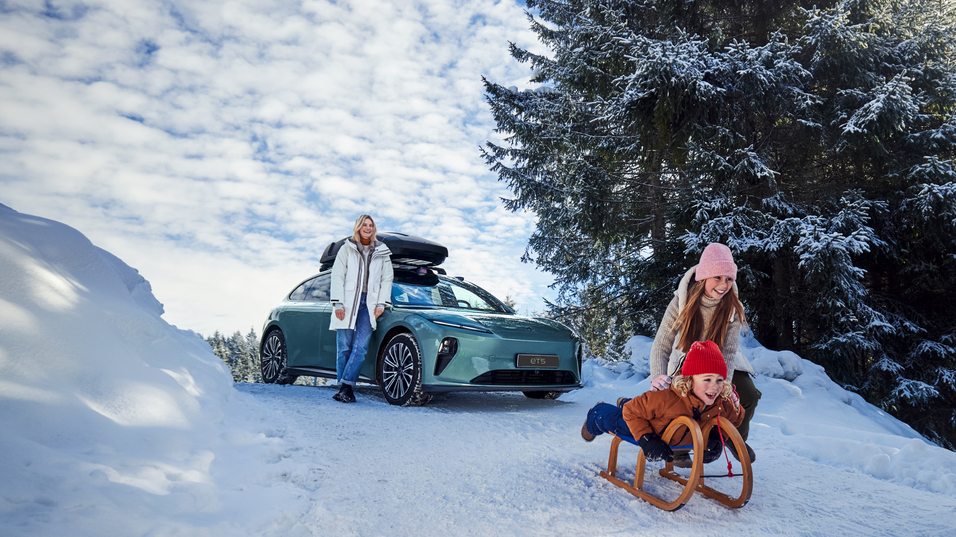 NIO-ET5T-Winter-famile