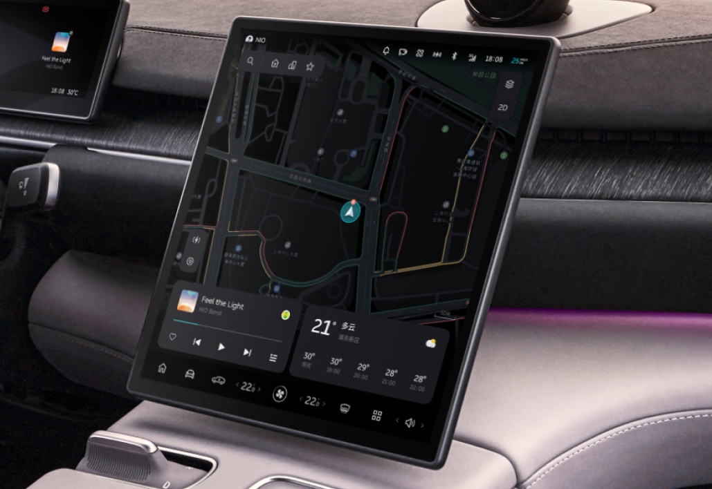 The 12.8-inch high resolution AMOLED center display The 12.8-inch high resolution AMOLED center display