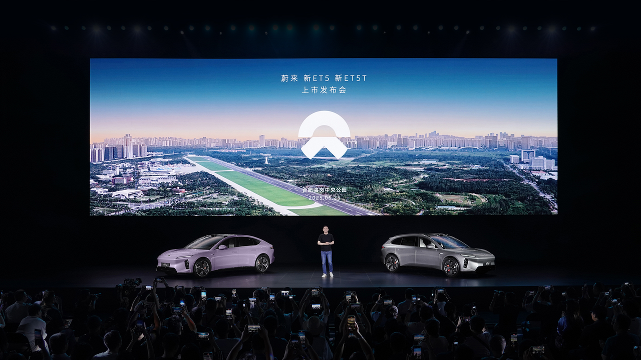 Starting at RMB 298,000, NIO’s New ET5 and ET5T Launched With Over 500 Upgrades Starting at RMB 298,000, NIO’s New ET5 and ET5T Launched With Over 500 Upgrades