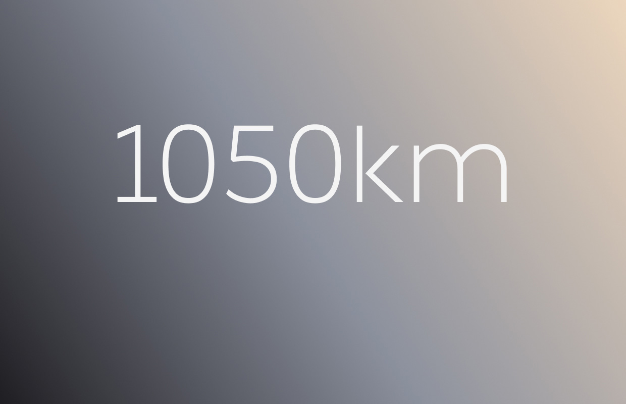 A Range of Over 1,000km, Making Long-Distance Travel Worry-Free. Equipped with a 150kWh ultralong-range battery pack, the ET7 is the only battery electric executive sedan that has achieved over 1,000 kilometers in a real-life range challenge. A Range of Over 1,000km, Making Long-Distance Travel Worry-Free. Equipped with a 150kWh ultralong-range battery pack, the ET7 is the only battery electric executive sedan that has achieved over 1,000 kilometers in a real-life range challenge.