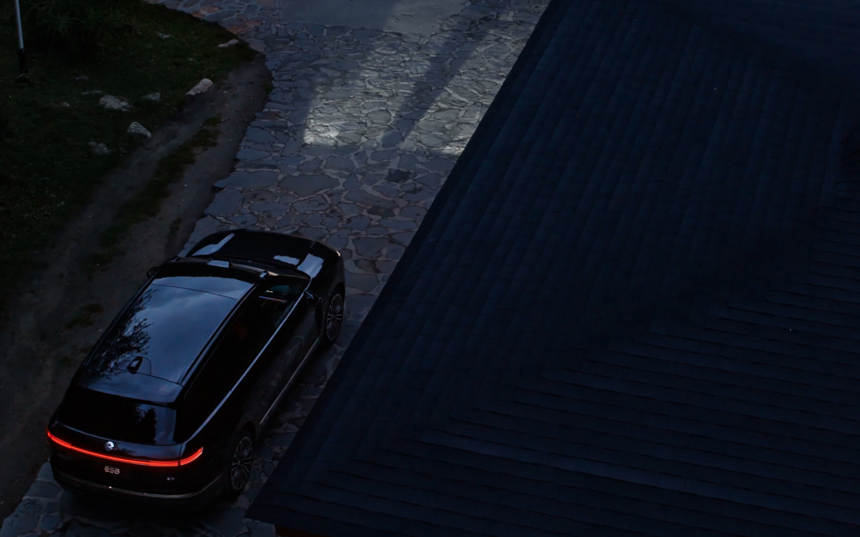 A Flawlessly Curated Welcome