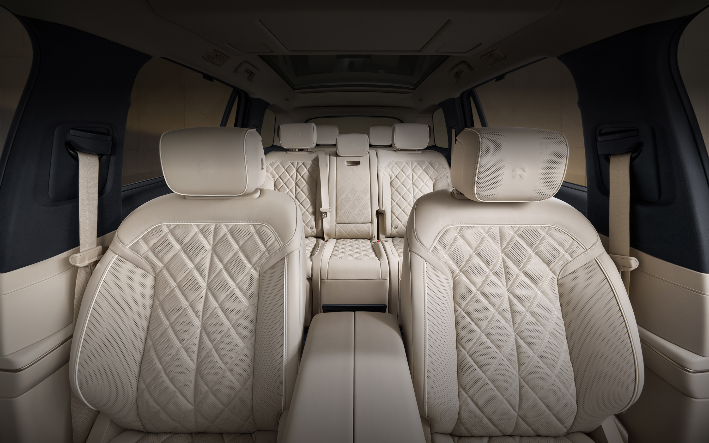 Luxury 7-Seater Luxury 7-Seater