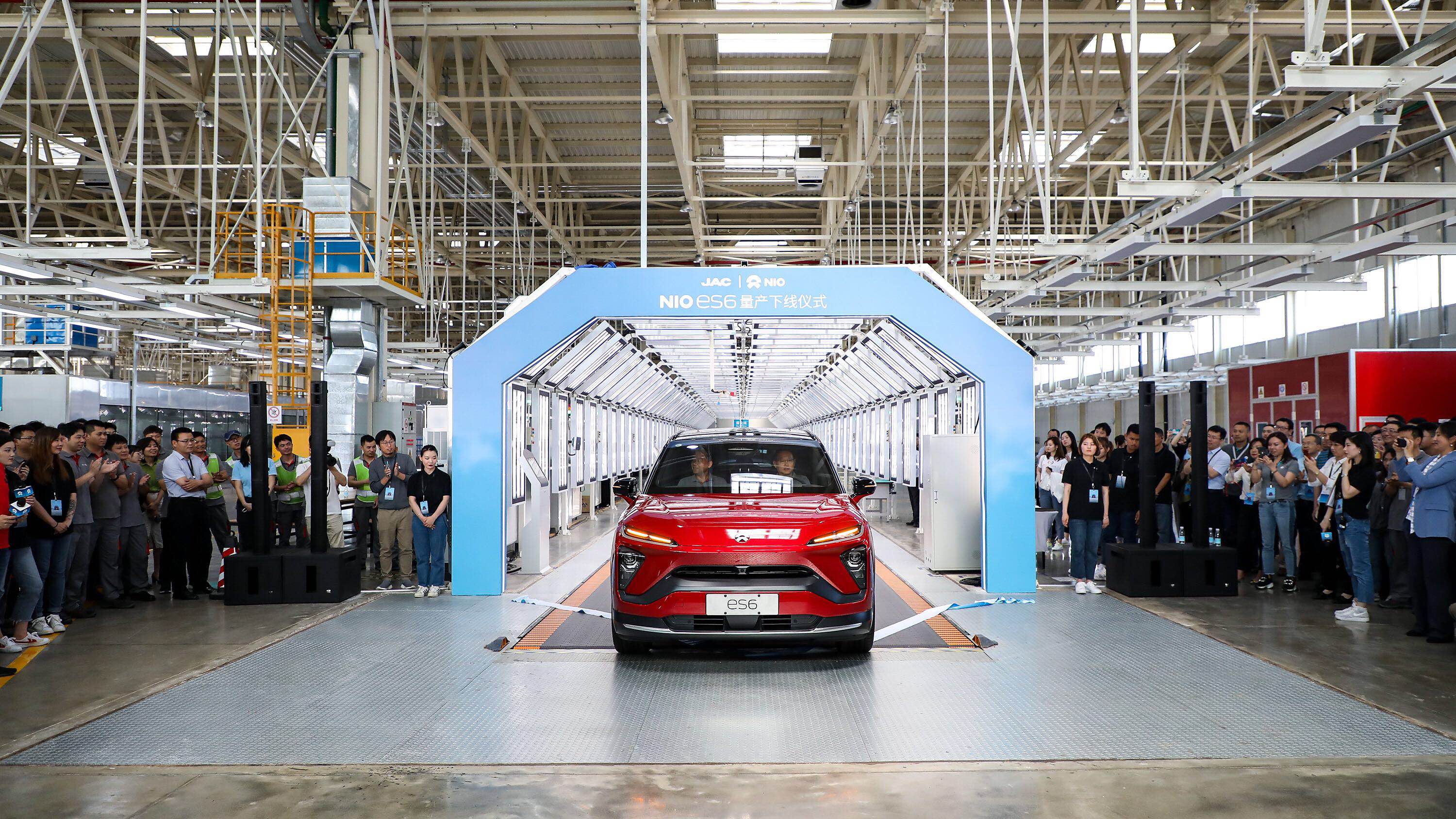 First NIO ES6 Production Models Roll Off the Line, Delivery to Begin in June First NIO ES6 Production Models Roll Off the Line, Delivery to Begin in June